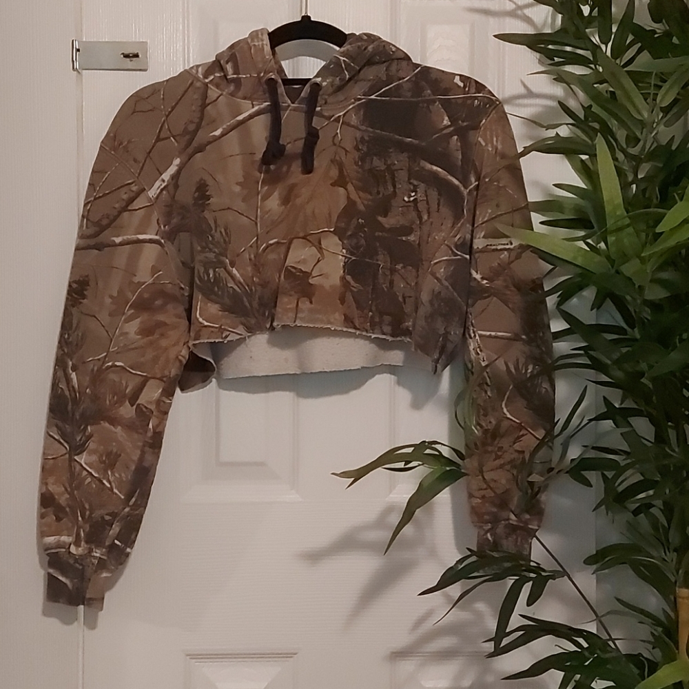 Cropped Realtree Hoodie